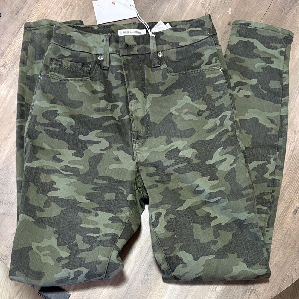 Good American Green Camouflage Pants
